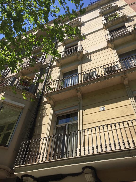 Petit Rossello Apartment Barcelona Exterior foto